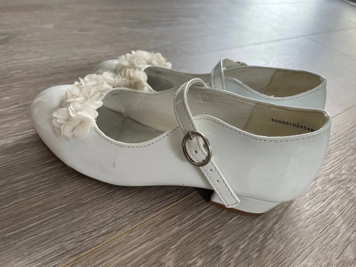 Girls White Dressy Shoes: Size 13 - OR FREE WITH A - Image 2