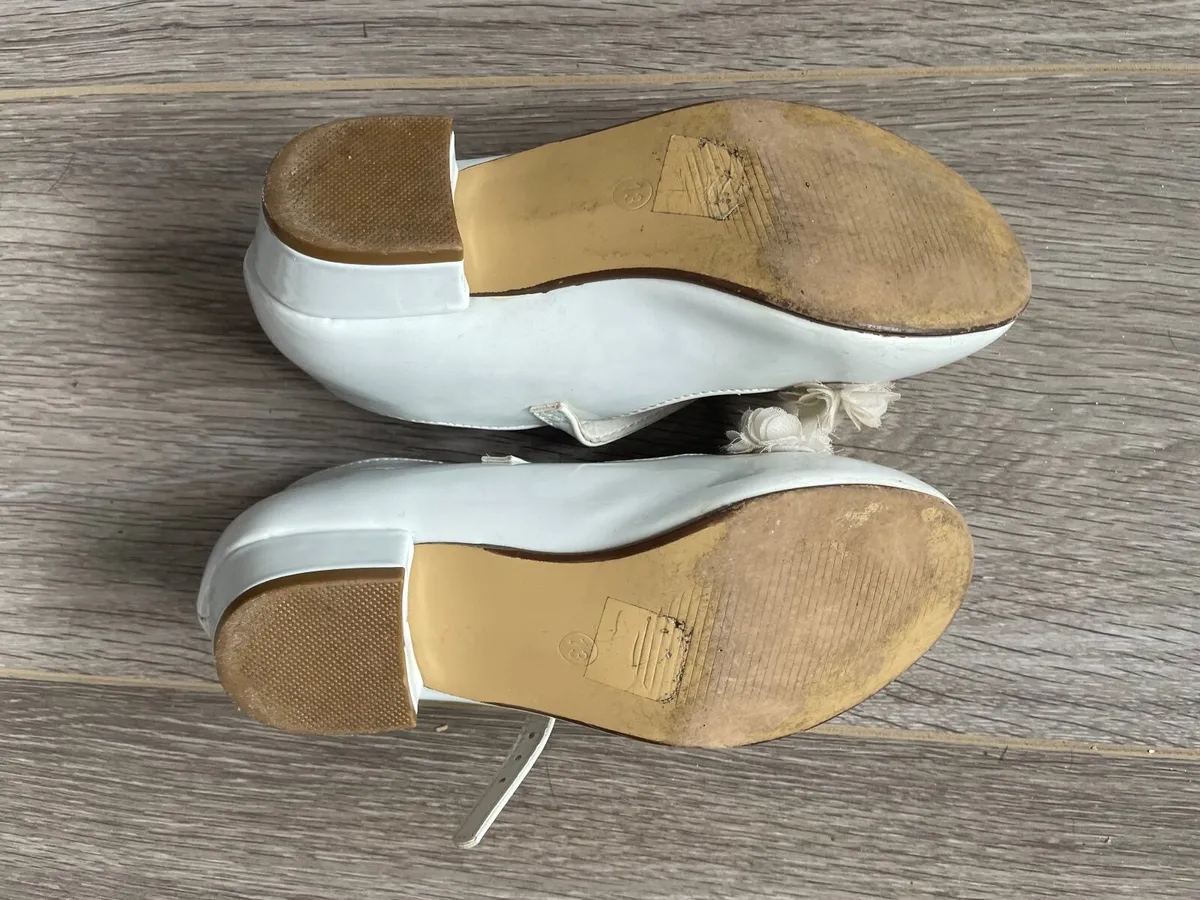 Girls White Dressy Shoes: Size 13 - OR FREE WITH A - Image 3