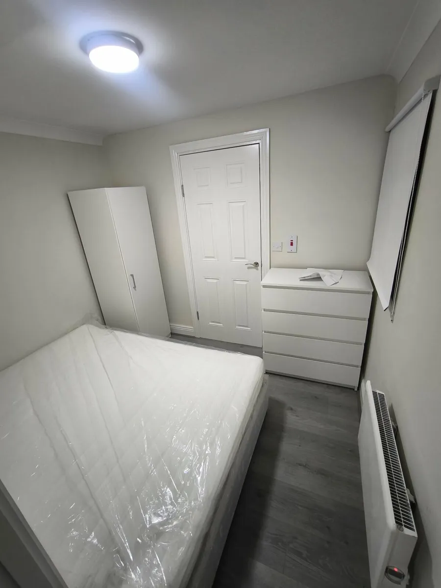 1 bedroom apartment for rent - Image 1