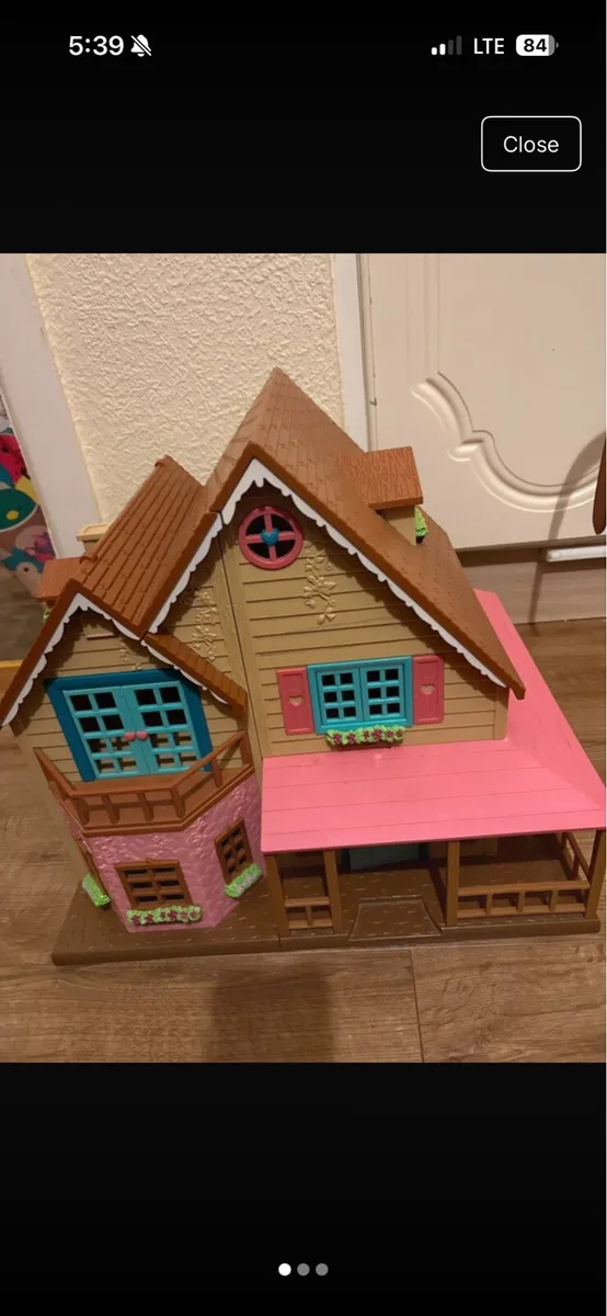 Dolls house - Image 1