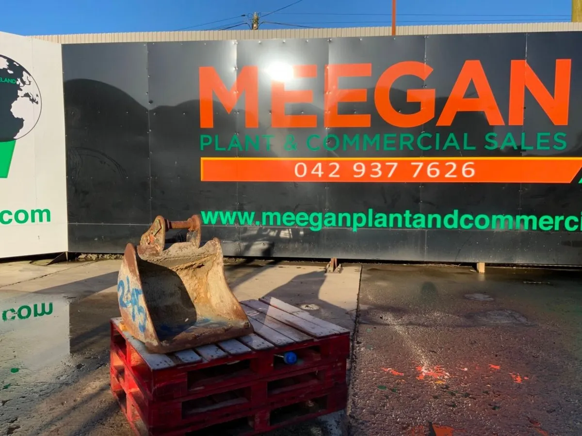 24" STRICKLAND BUCKET   45mm PINS........245. - Image 1