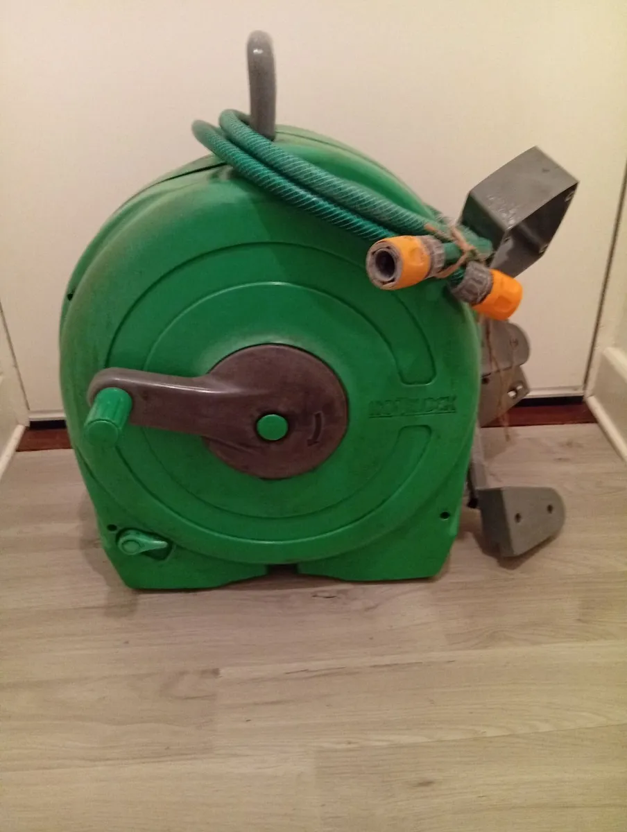 HAZELOCK Quality Fast Wall Mounted Hose Cable Reel - Image 1