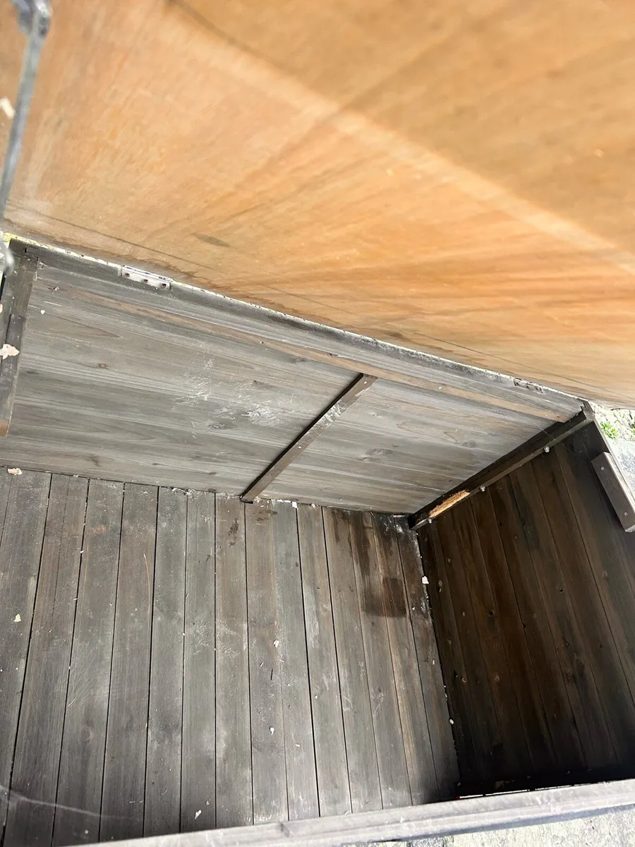 Dog Kennel - Image 4