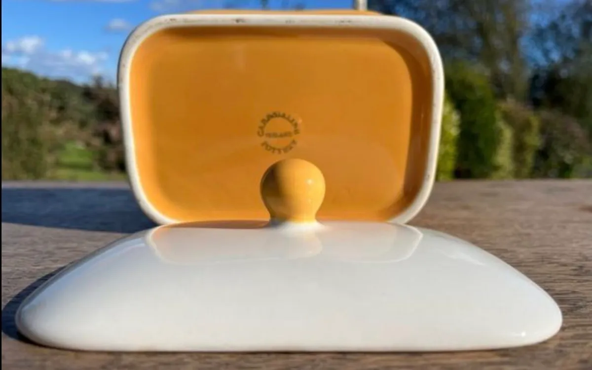 Carrigaline Pottery full Size Butter dish - Image 4