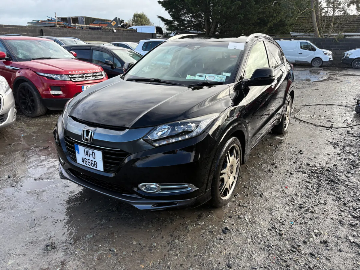 2014 Honda Vezel 1.5 Hybrid no damage drive away - Image 2