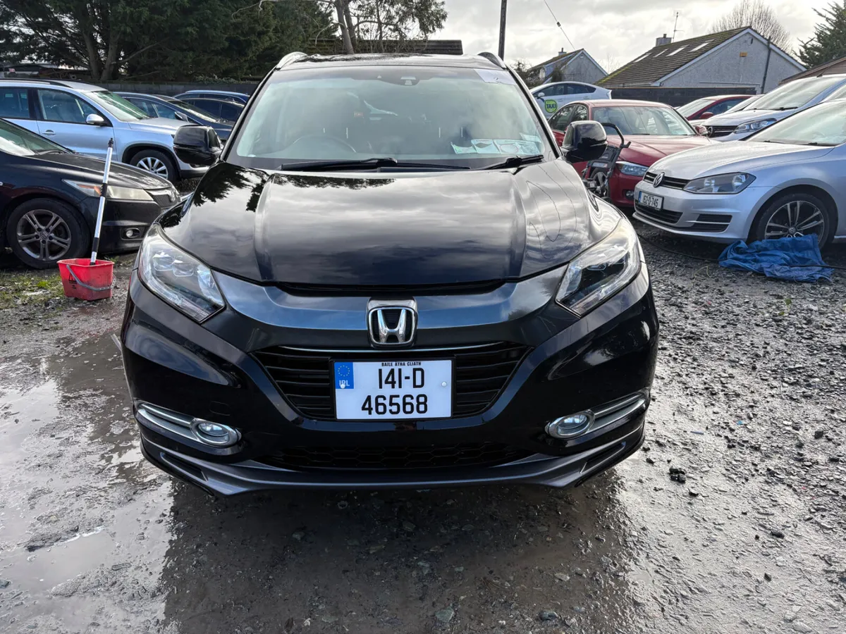 2014 Honda Vezel 1.5 Hybrid no damage drive away - Image 3
