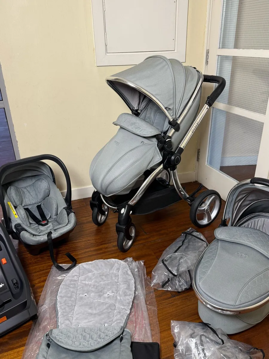 Egg 2 full travel system car seat and isofix base - Image 2