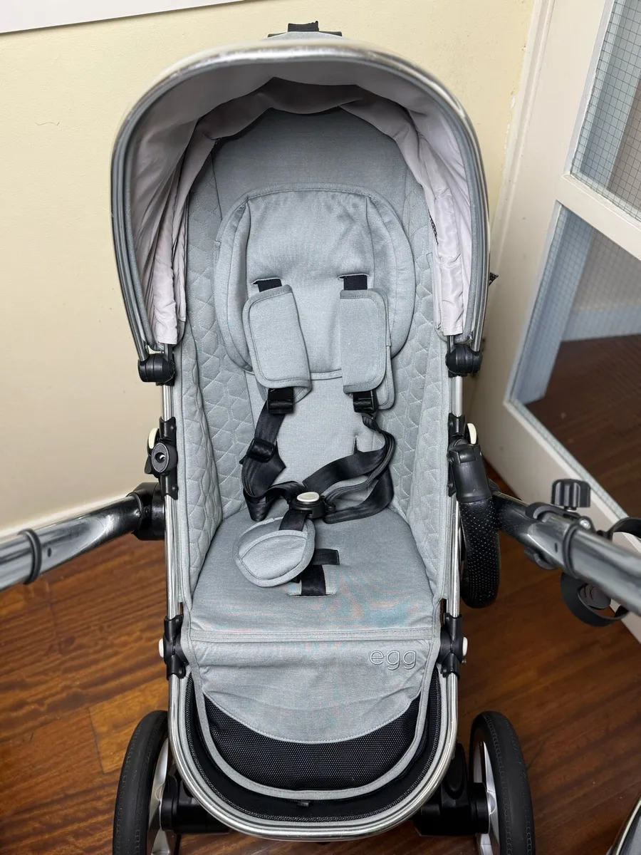 Egg 2 full travel system car seat and isofix base - Image 4