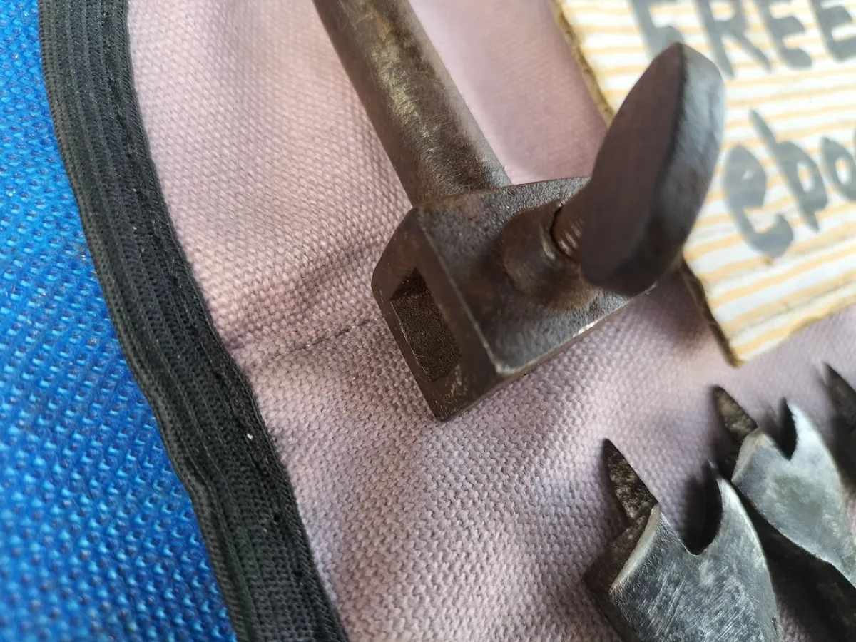 Carpenters Brace and Centre Bits - Image 2