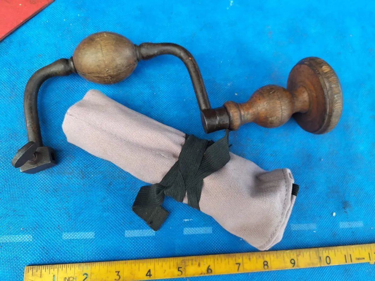 Carpenters Brace and Centre Bits - Image 4