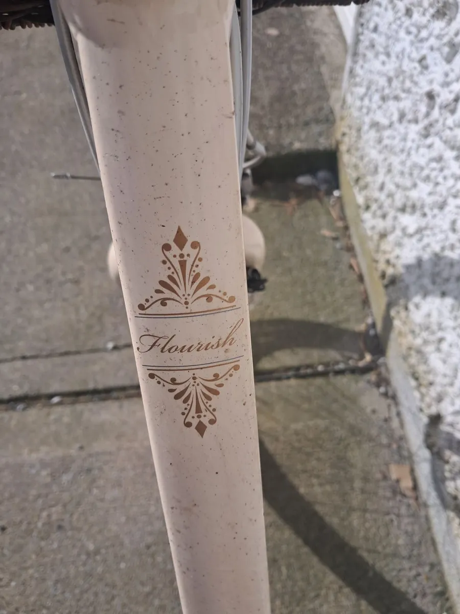 Title: Liv Flourish 2 Vintage Style Ladies Bike – - Image 2