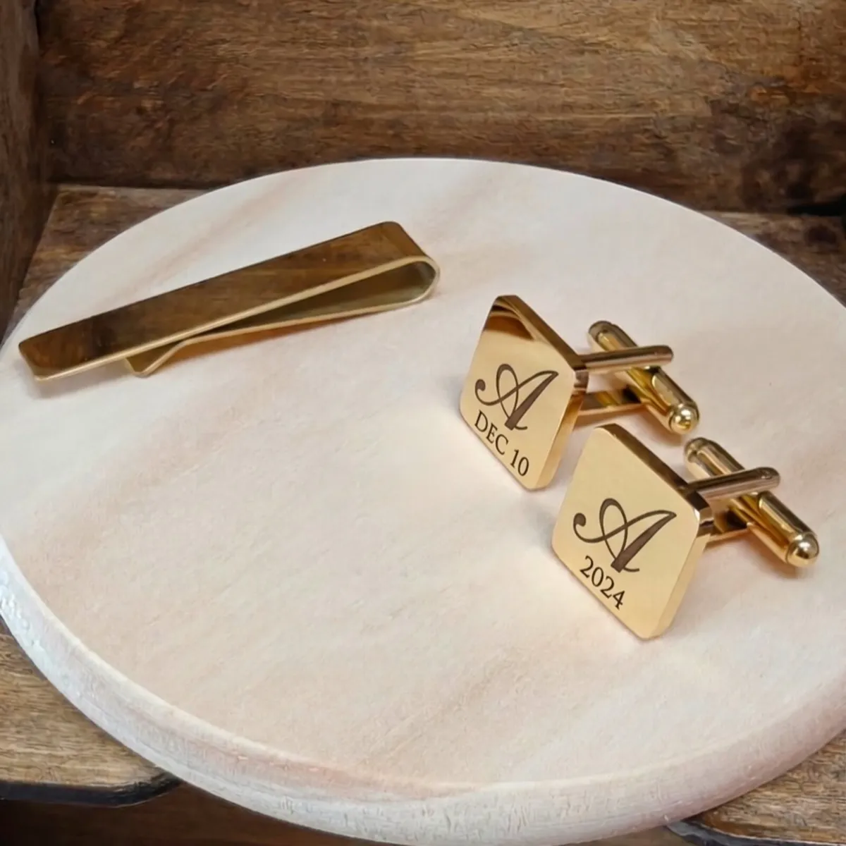 Cufflinks & clip - Image 1