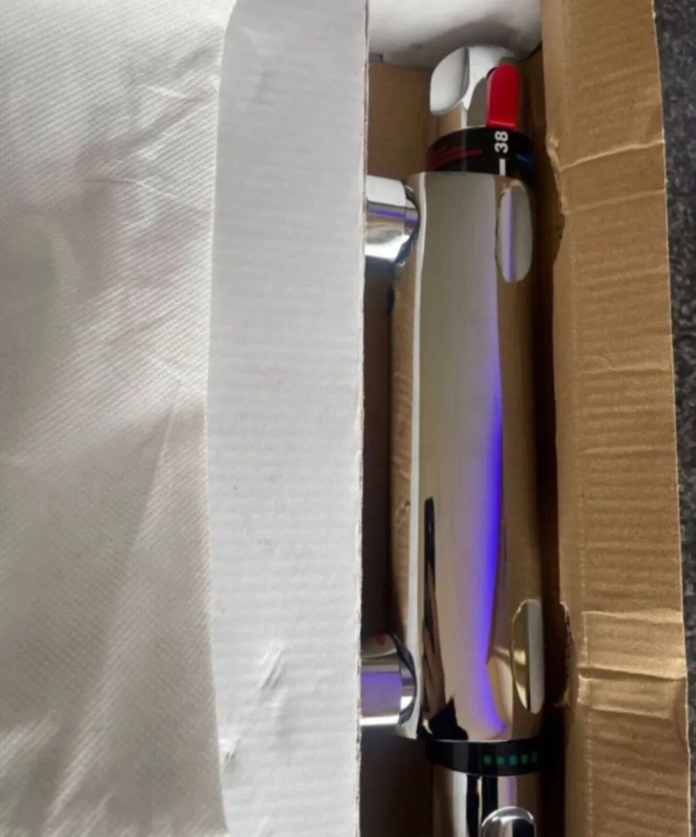 Luxury bath tap mixing valve - Image 2