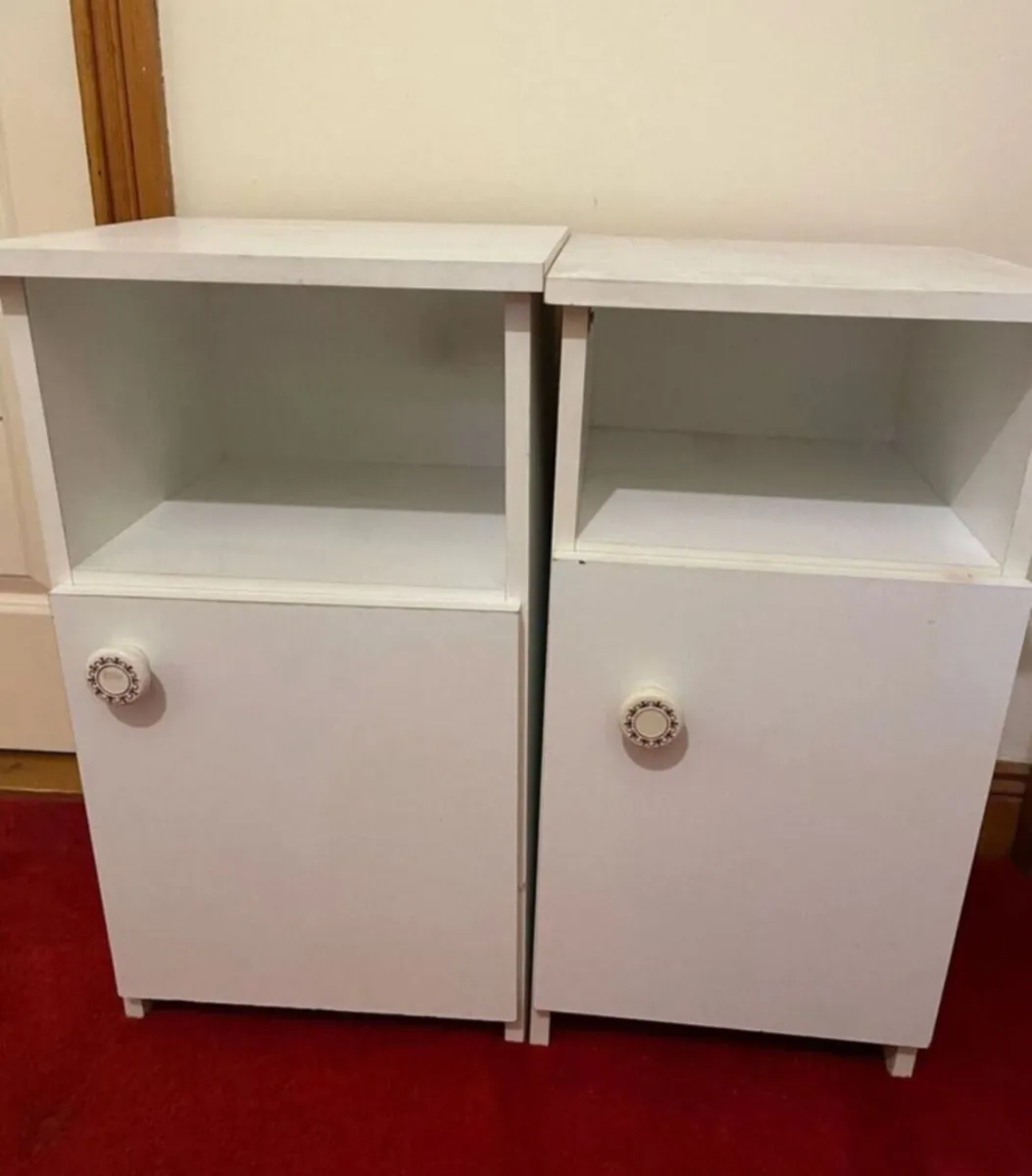 2 bedside tables - Image 1