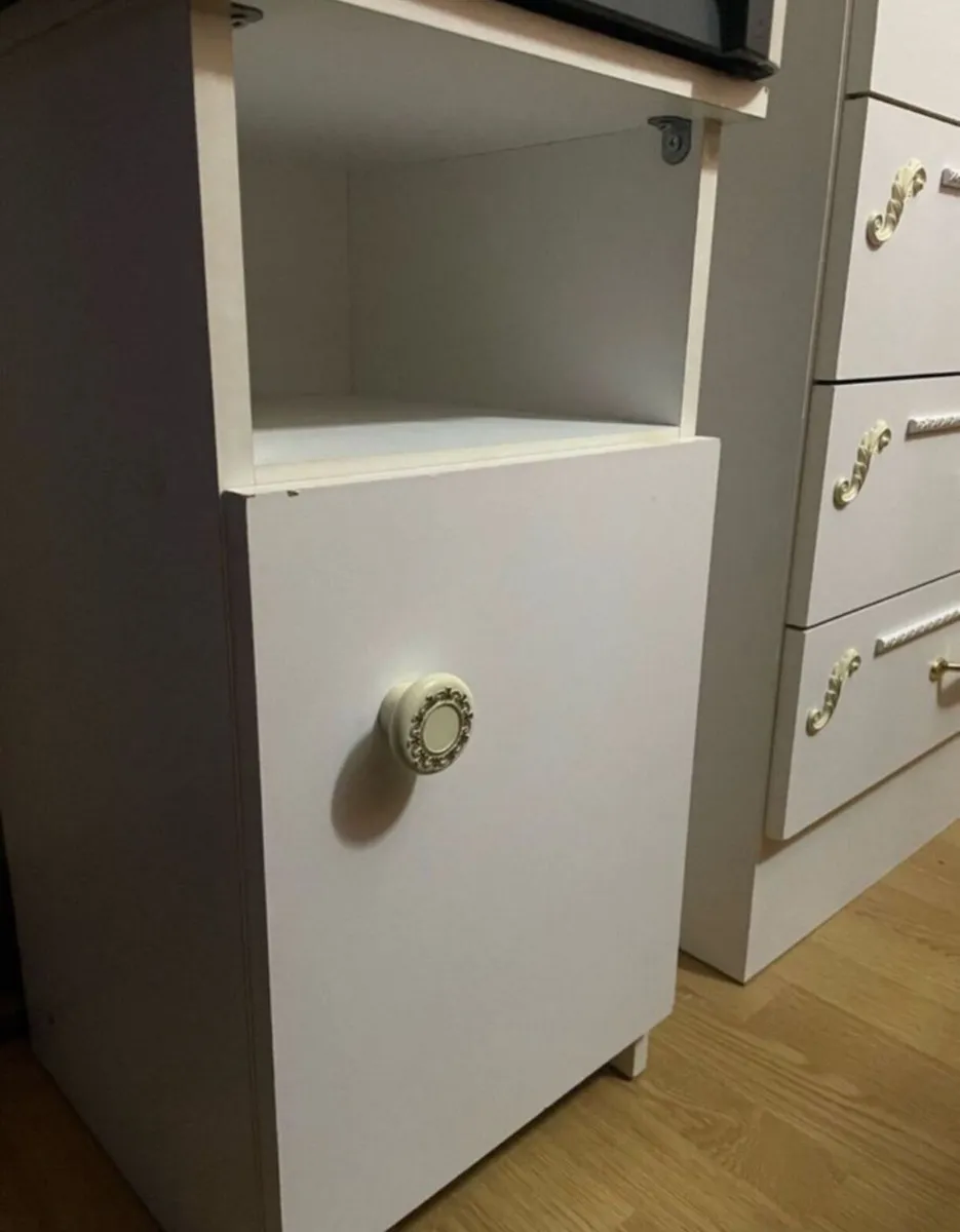 2 bedside tables - Image 3