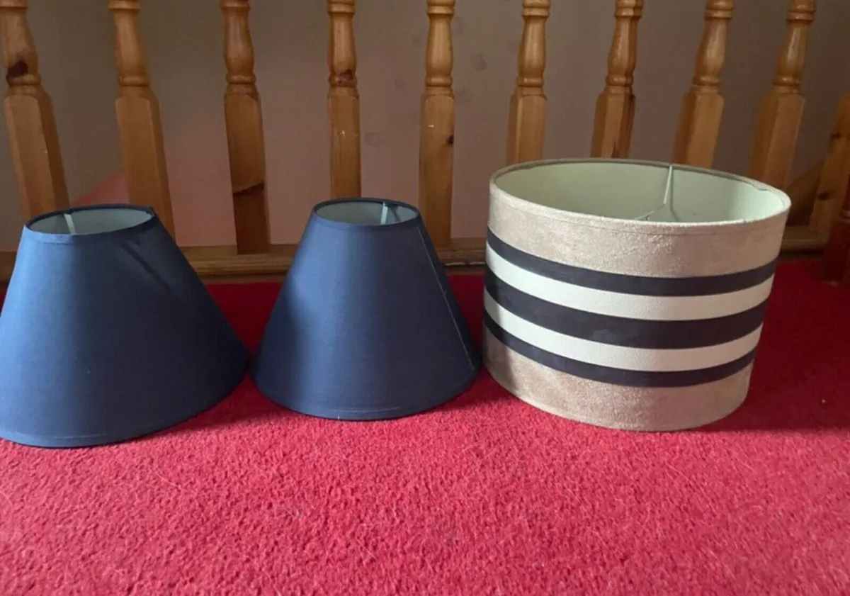 3 Ceiling table lamps shades - Image 1