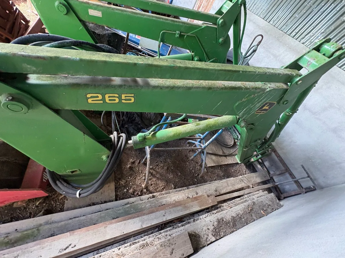 John Deere 265 front loader - Image 1