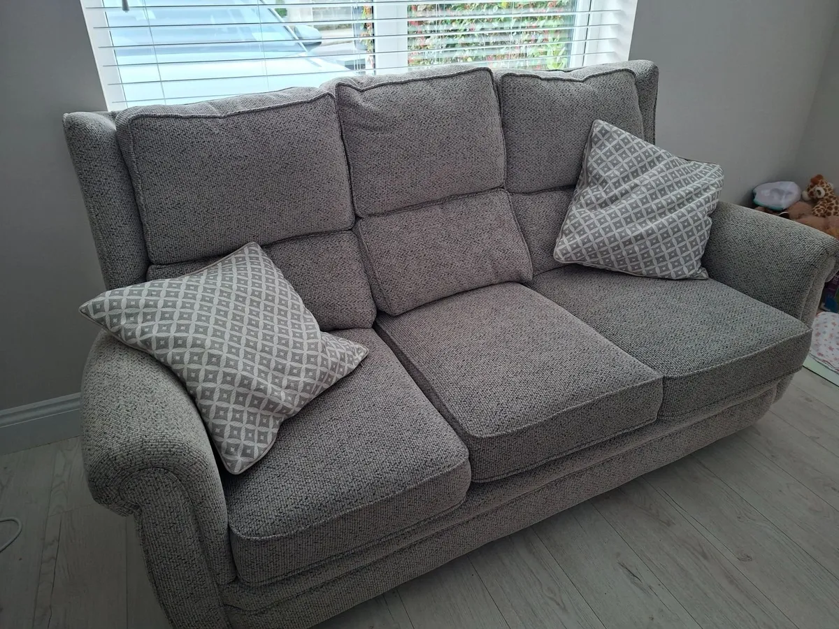 3+2+1 Living room suite - Image 1