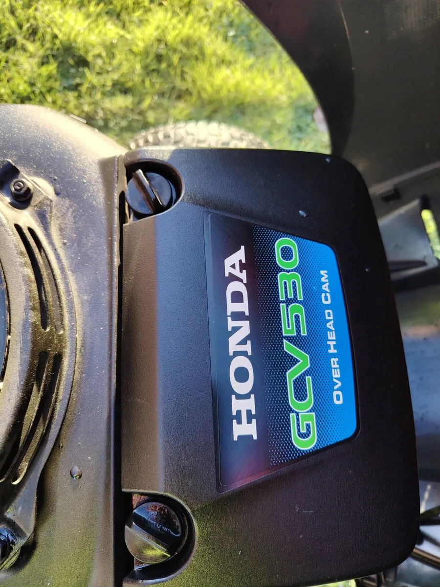 Castelgarden petrol ride on lawnmower - Image 3