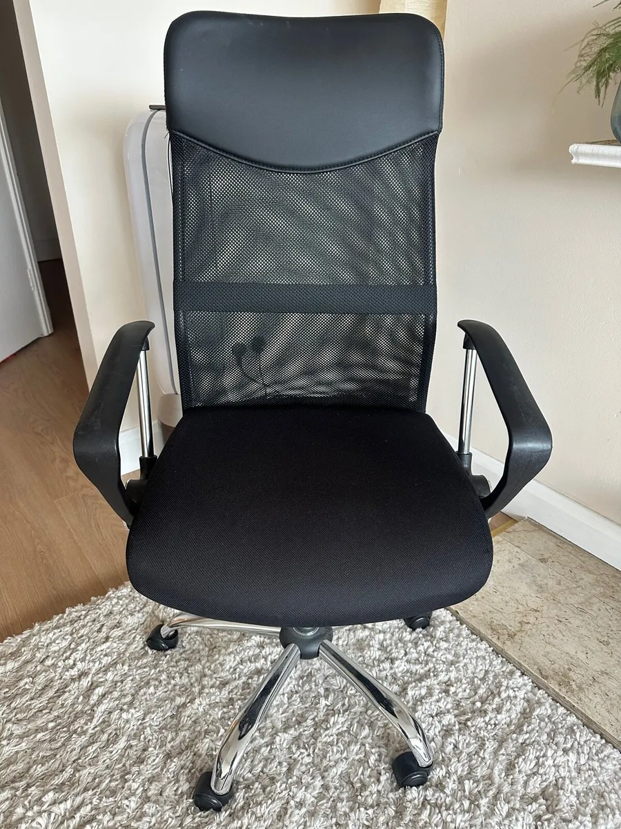 Office chair - Image 1