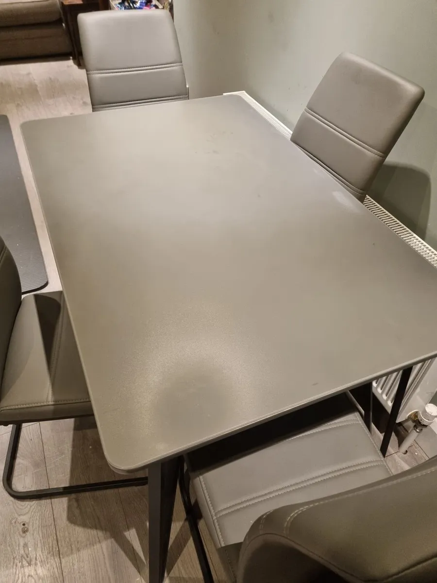Dining table and 4 chairs - Image 3