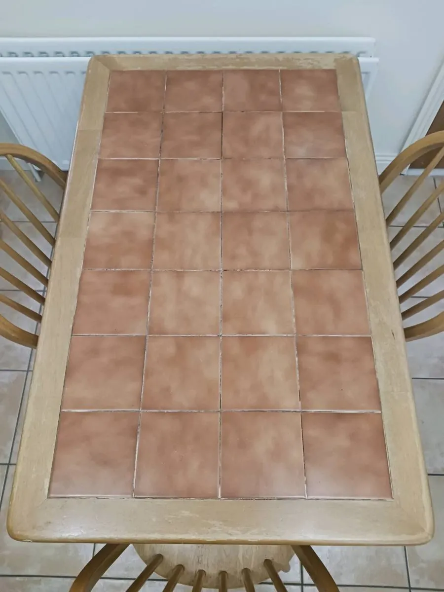 Kitchen table and chairs - Image 3