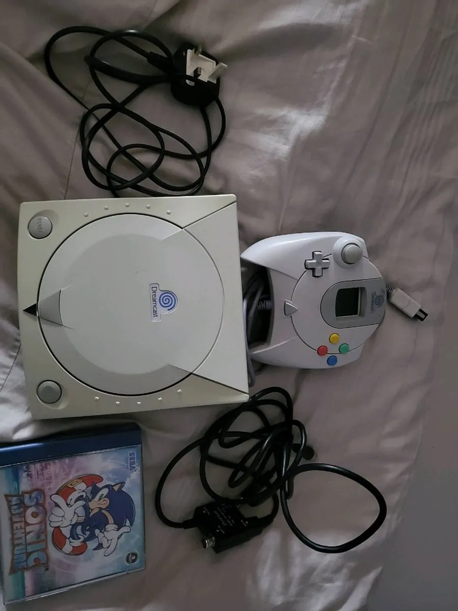 Sega Dreamcast Console + Controller + Cables - Image 1