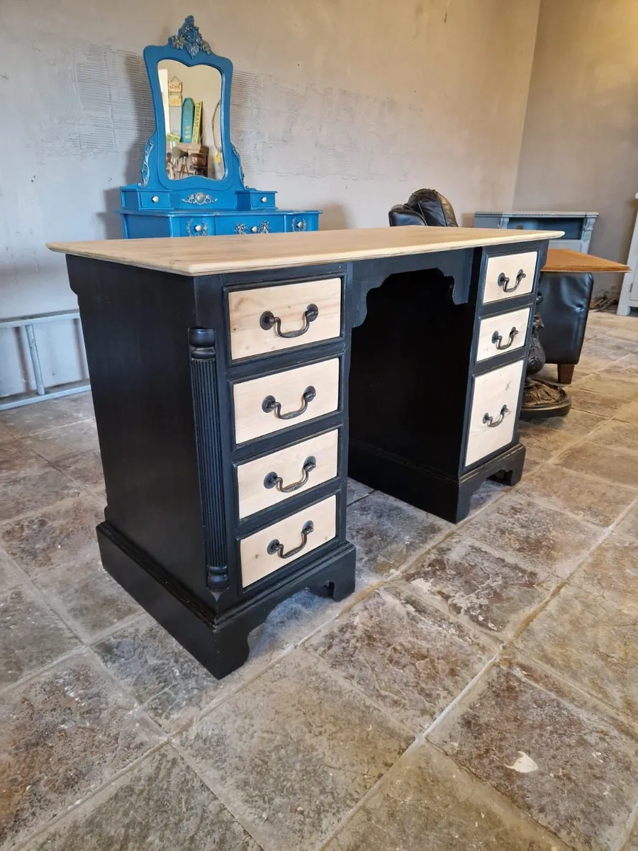 Vintage pine desk - Image 1