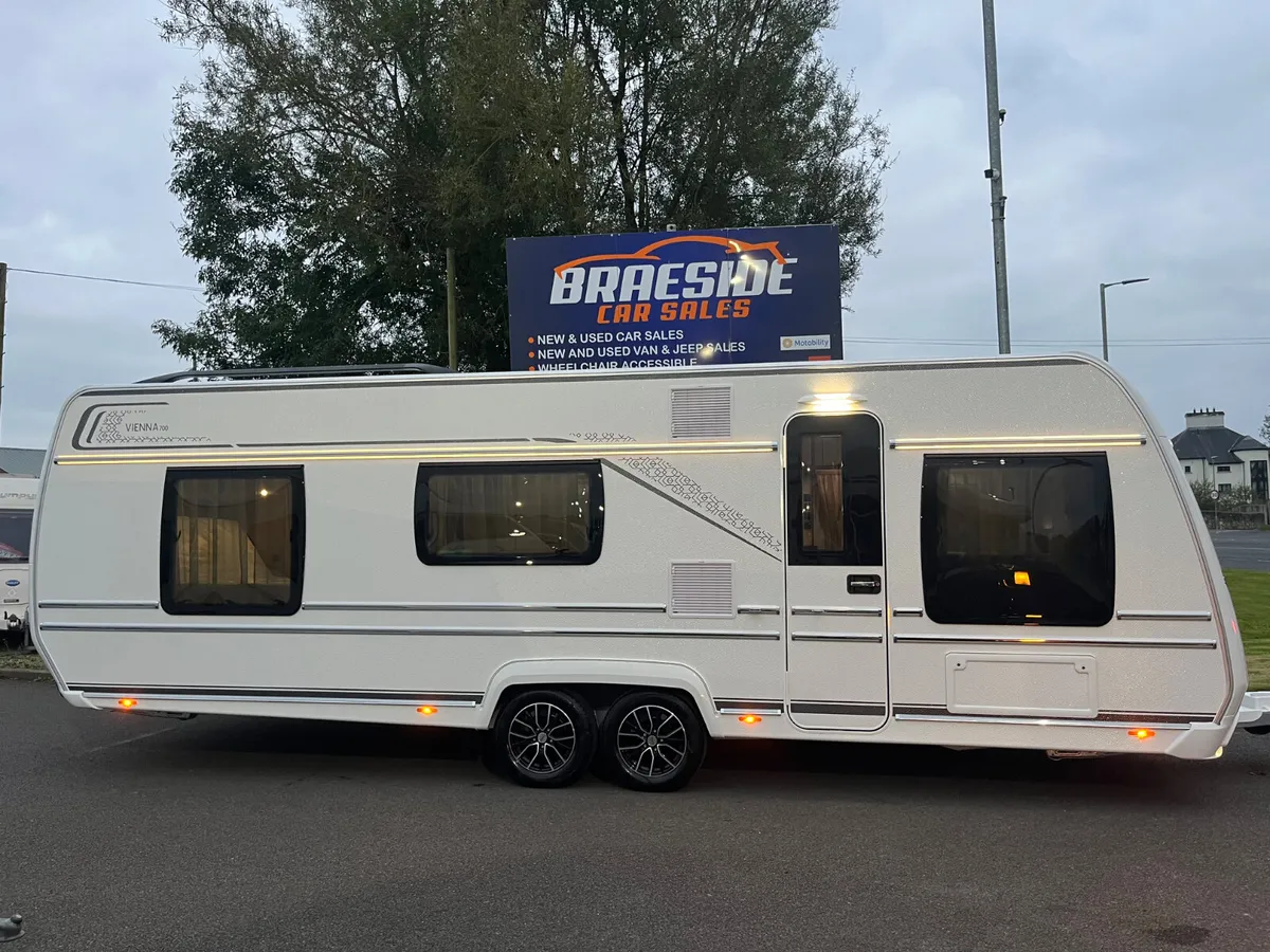 2025 FENDT VIENNA 700 5/6 BERTH LUX CARAVAN - Image 2