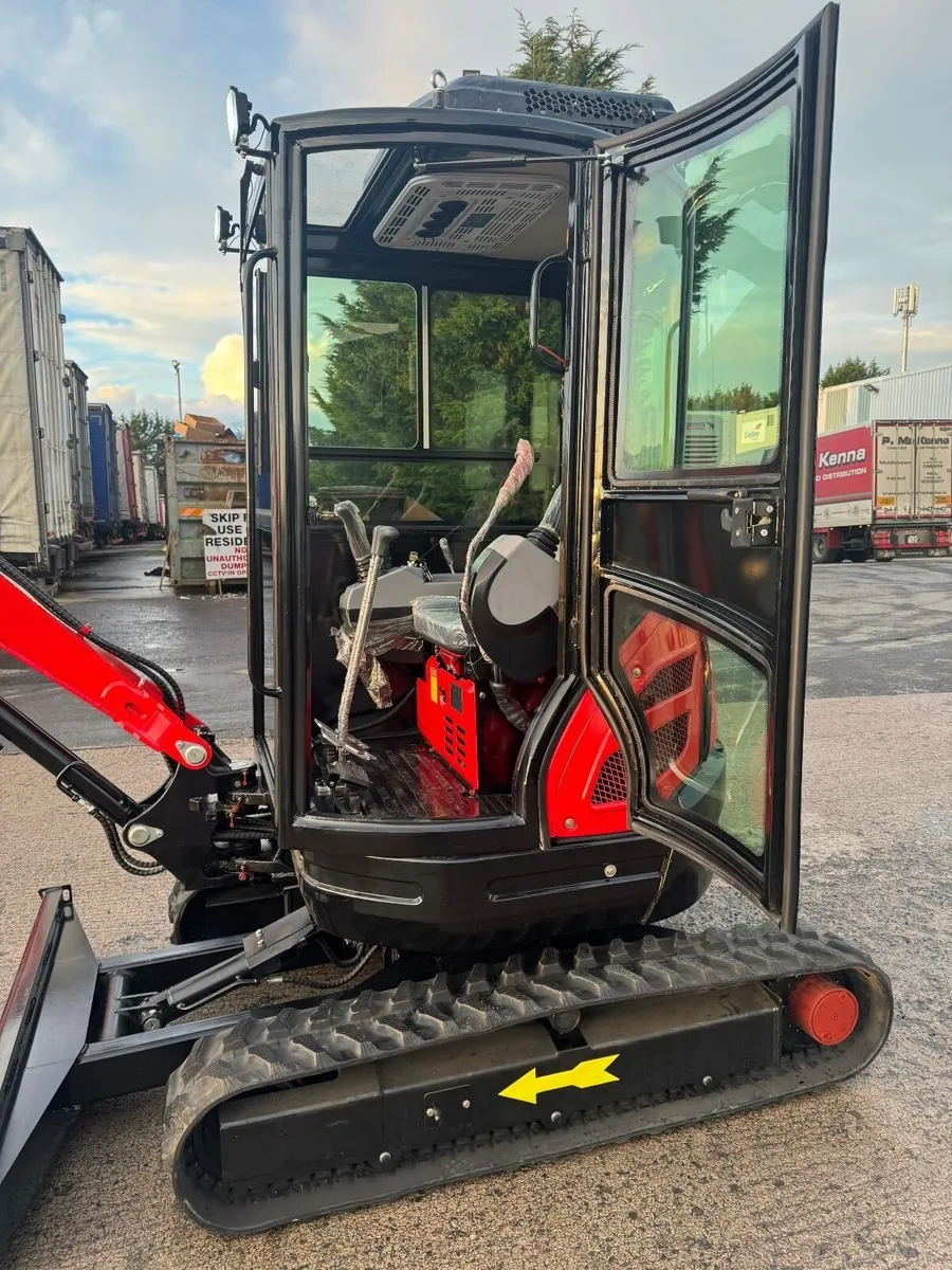2.5 Ton Excavator / Digger - KUBOTA Engine - Image 4