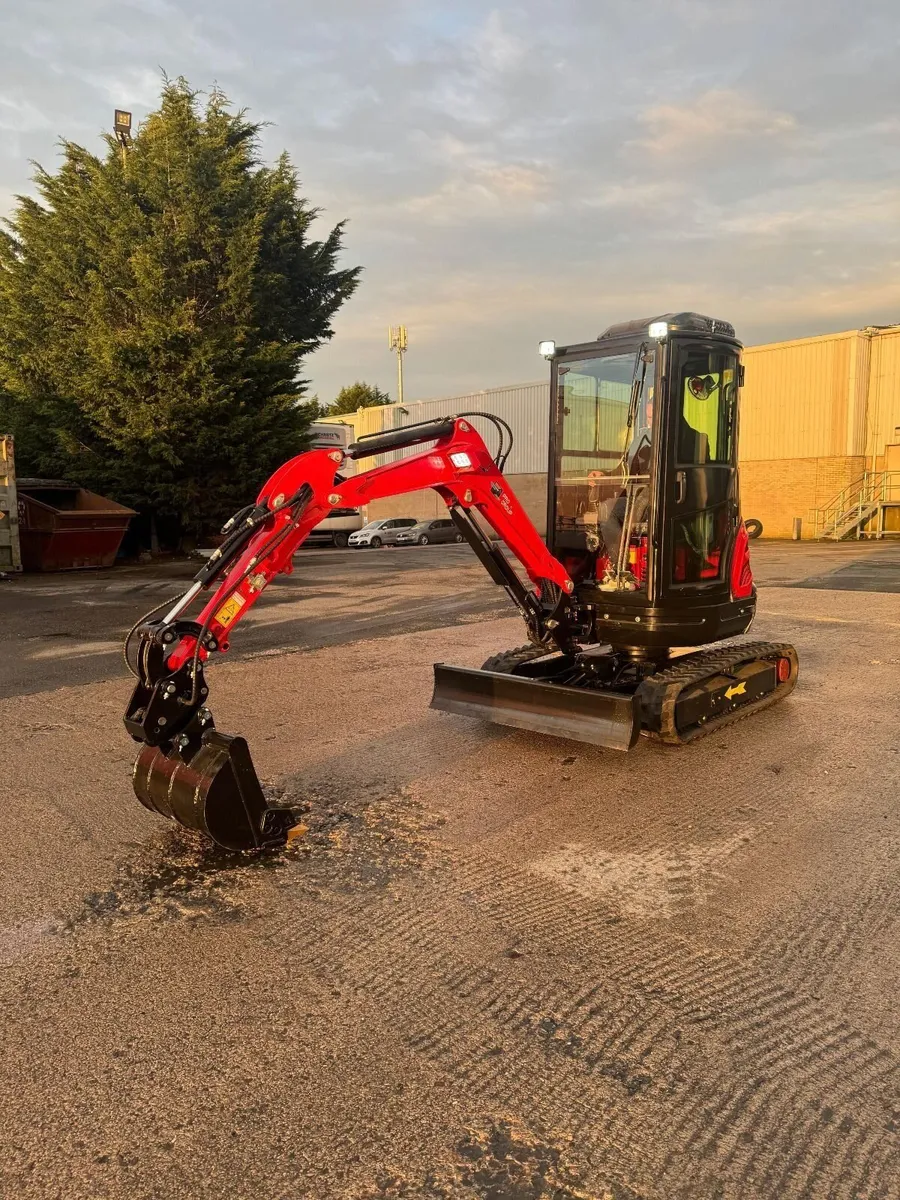 2.5 Ton Excavator / Digger - KUBOTA Engine - Image 1
