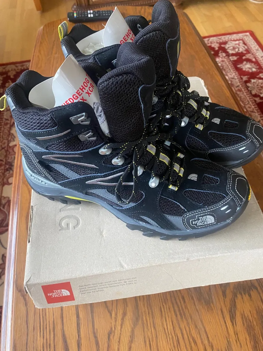 The North Face  hiking shoes - Image 3