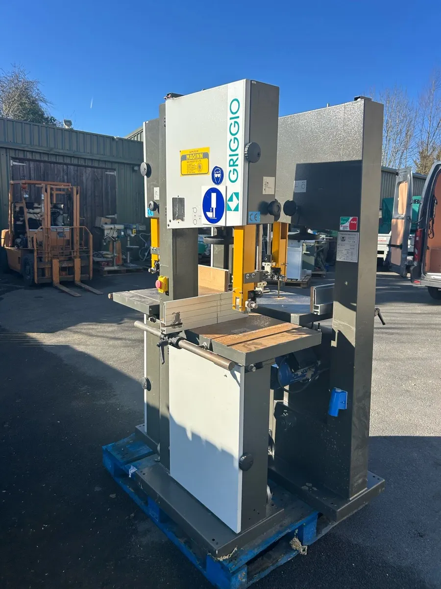 Single phase ex school 18” bandsaw - Image 2