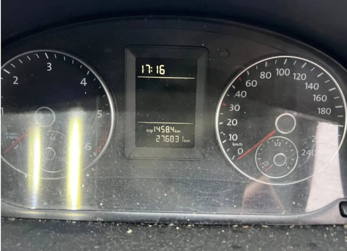 2017 Vw Caddy 2.0 Tdi Driving - Image 2