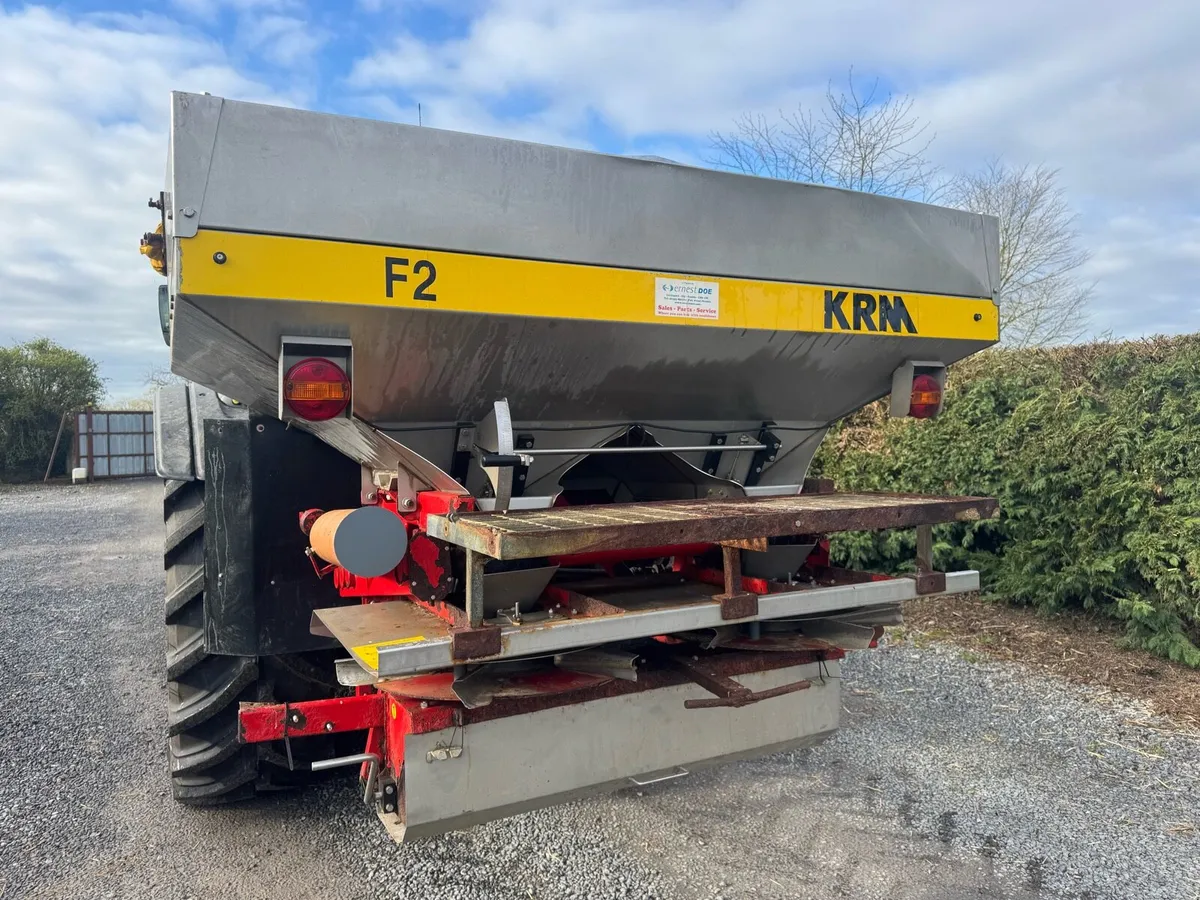Breda/KRM F2 fertiliser spreader - Image 1
