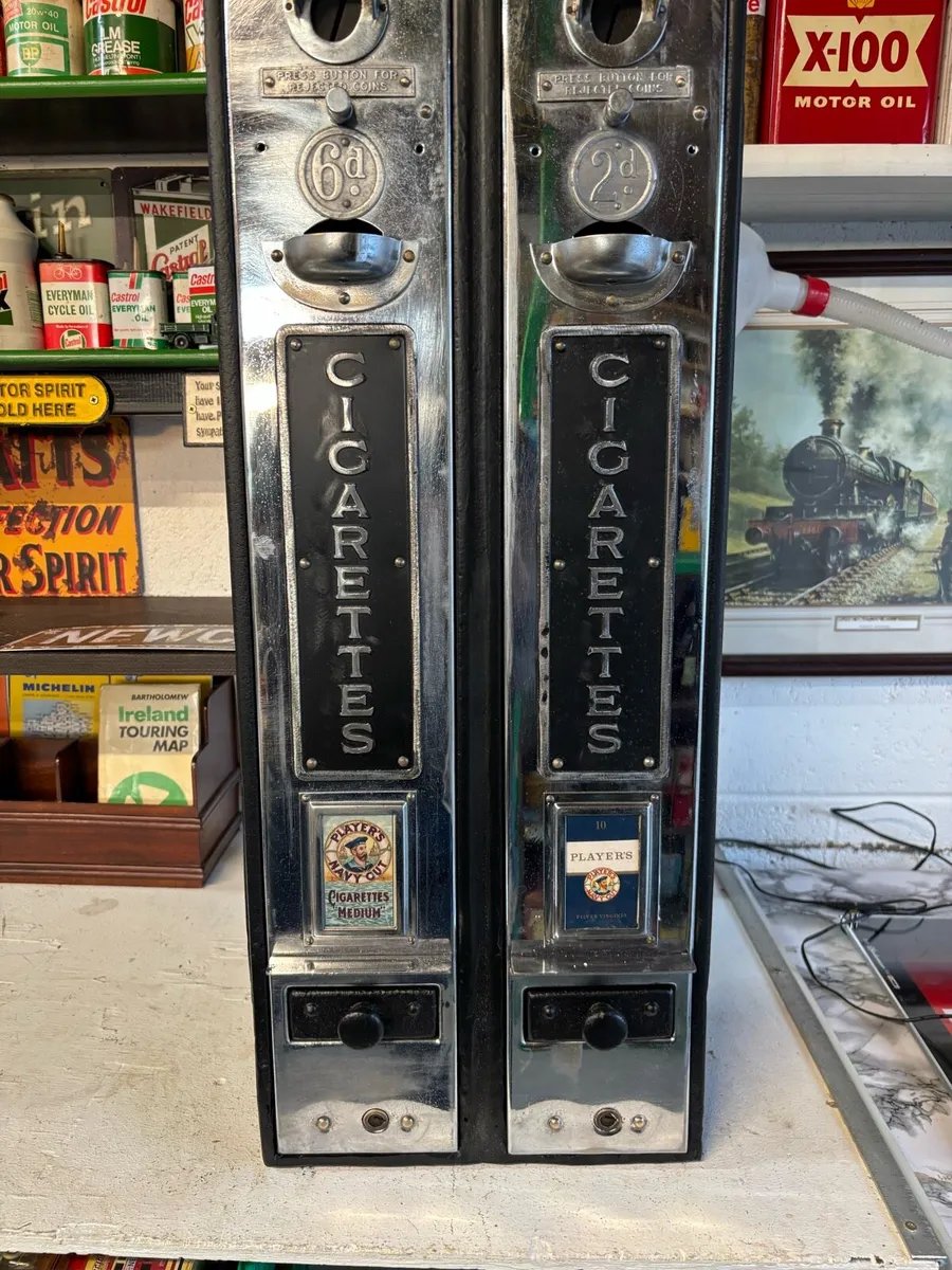 ANTIQUE CIGARETTE MACHINE - Image 1