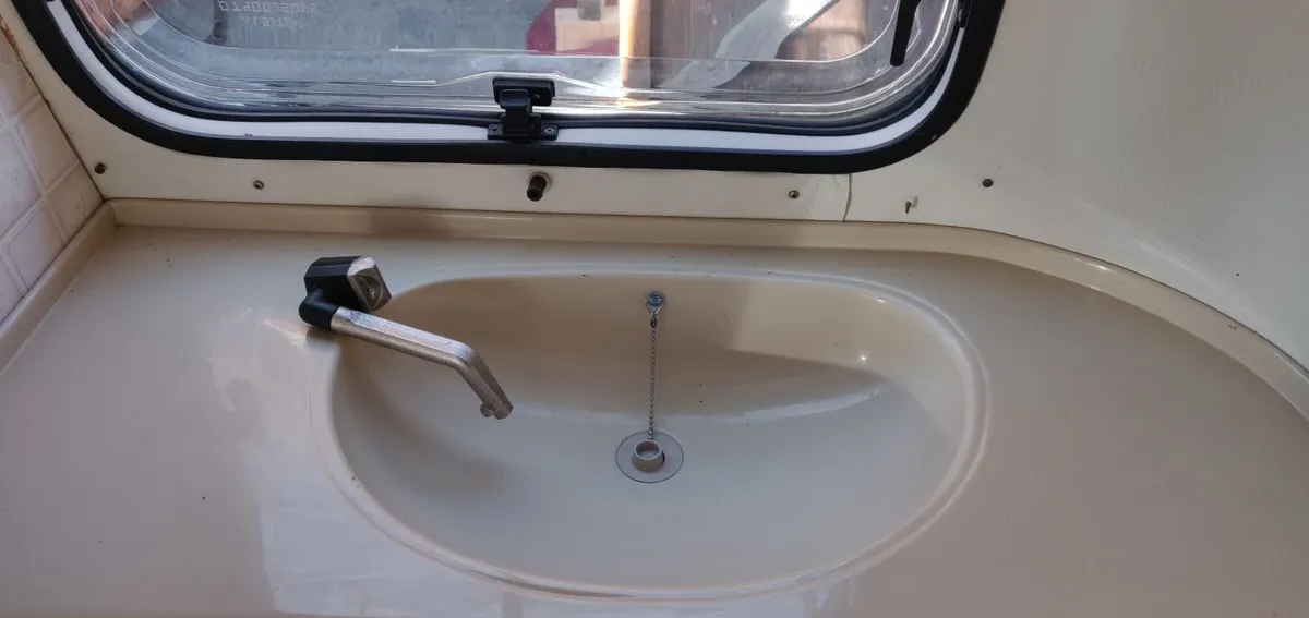 1989 BIOD 350TL ultra-lightweight touring caravan - Image 2