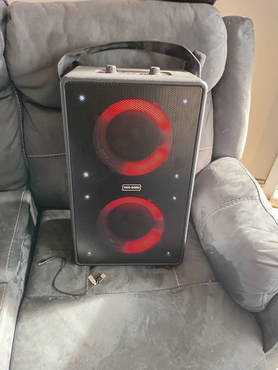 Bluetooth speaker - Image 1