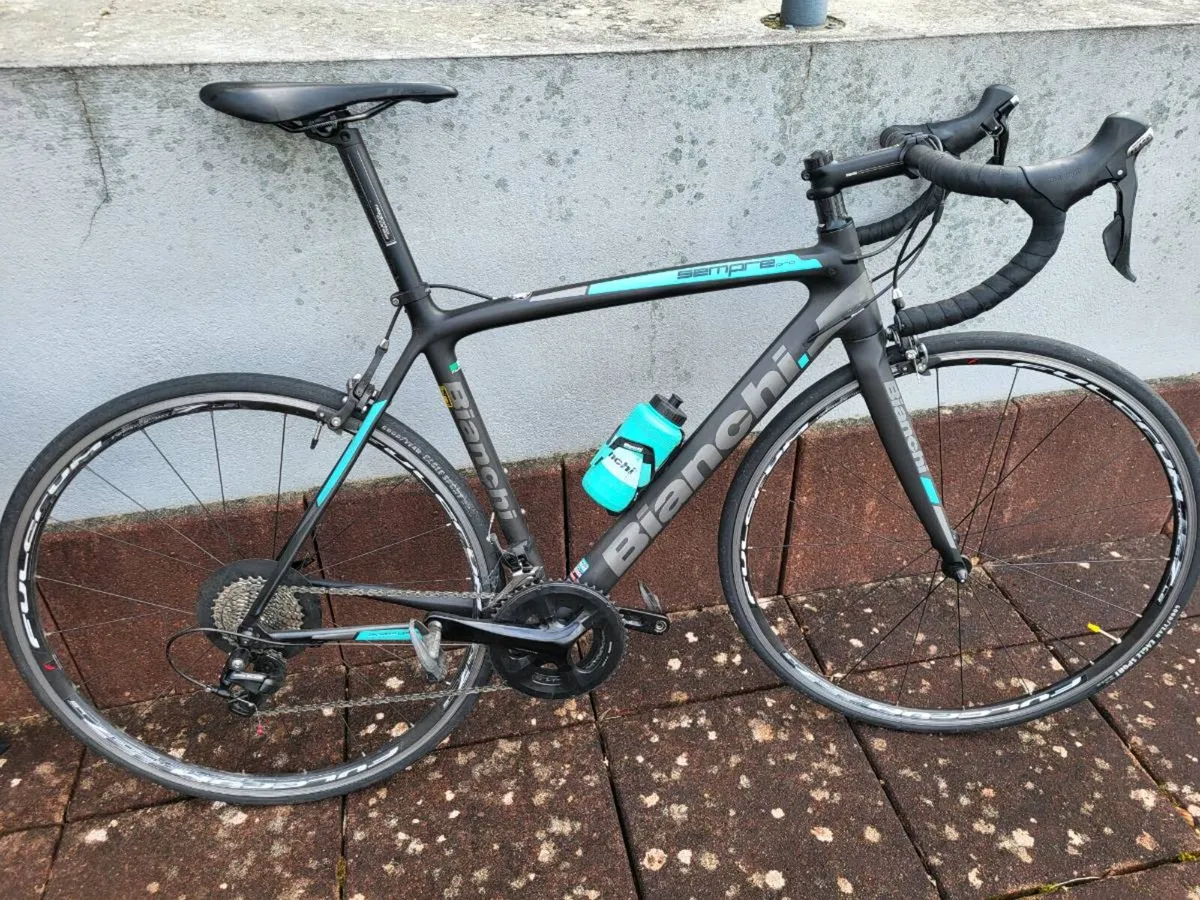 Bianchi 105 Road Bike - Image 4