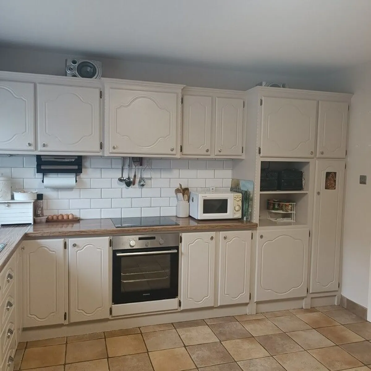 Full Kitchen for sale - Image 1