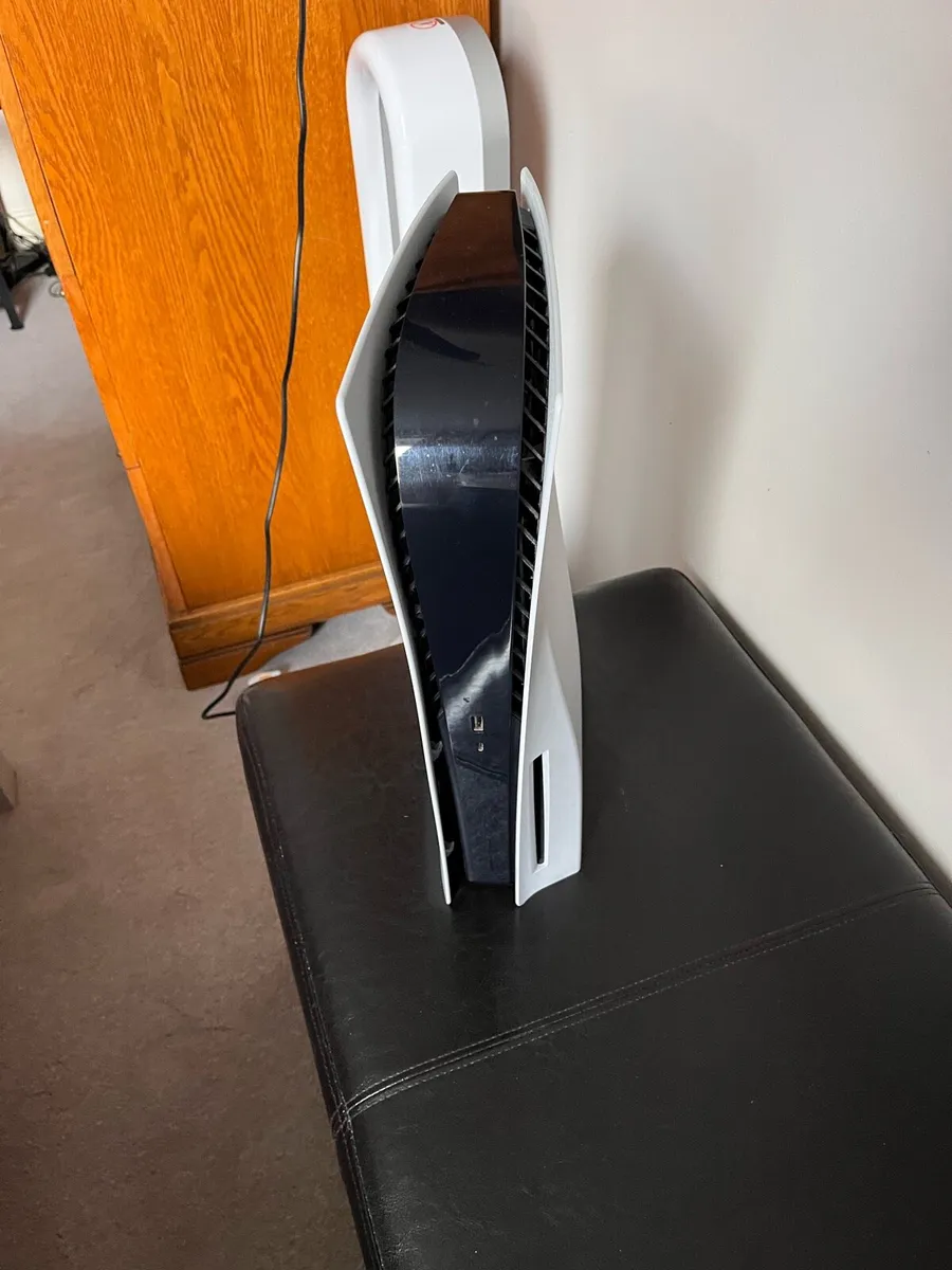 Ps 5 and VR set - Image 1