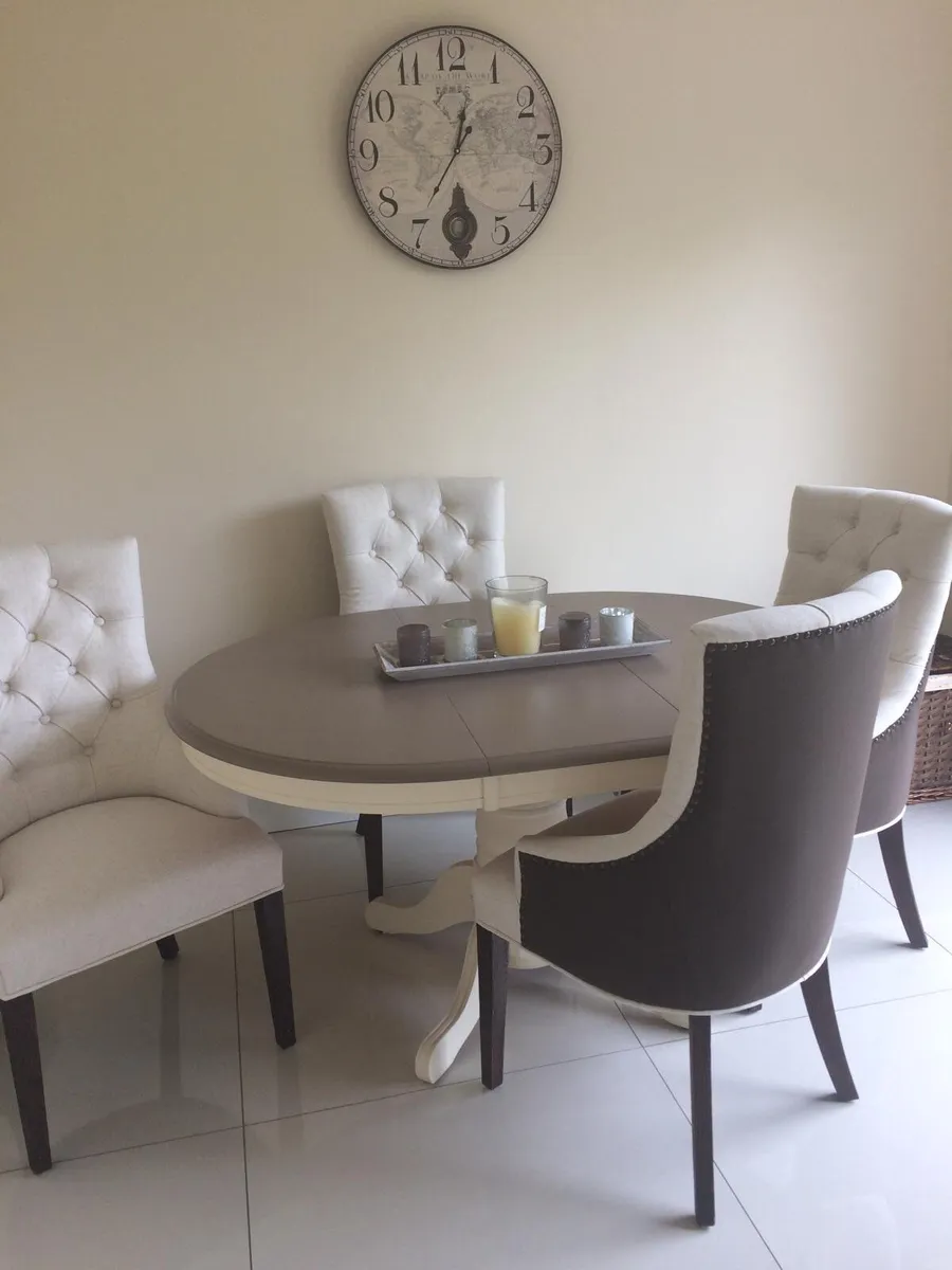 Chairs x 4 and table - Image 1