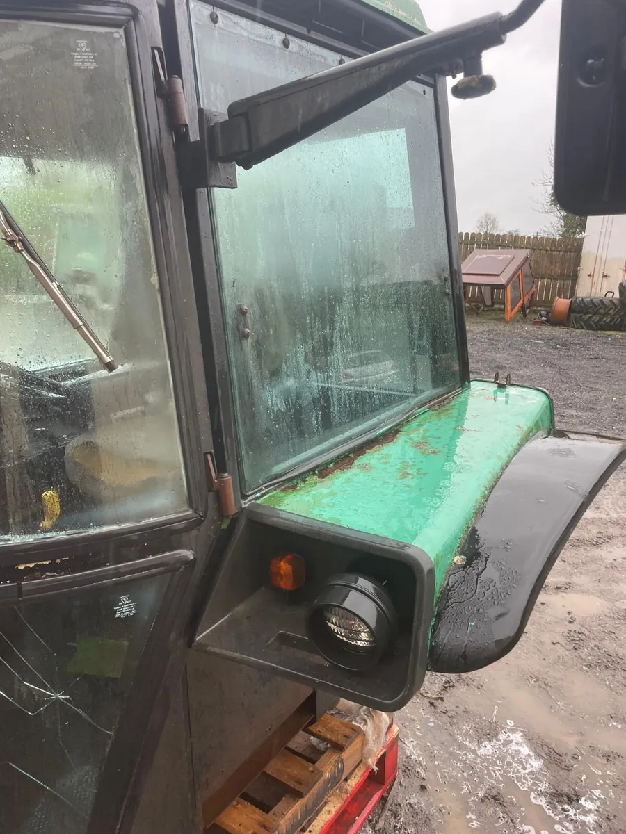 John Deere 40 series Cab - Image 3