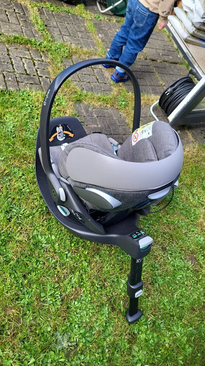 Cybex car seat - Image 1