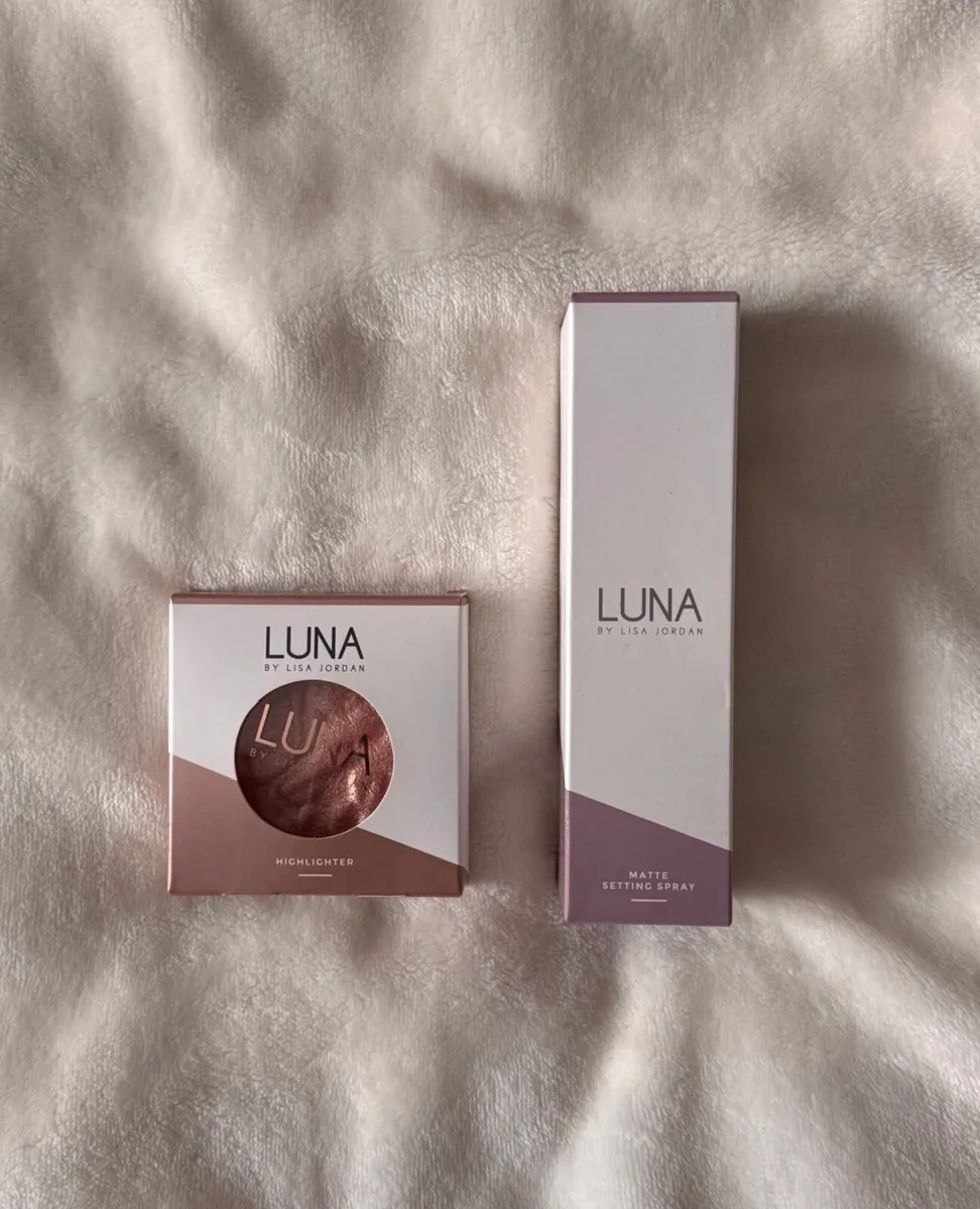 Luna by Lisa highlighter and setting spray