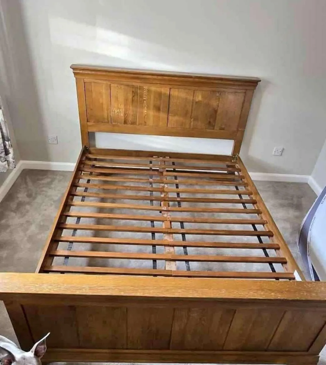 Solid oak ki g size bed
