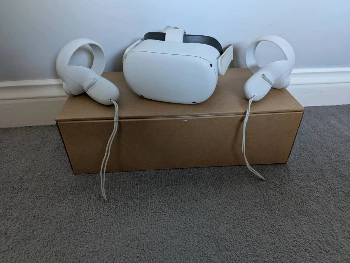 Oculus Quest 2 - Image 1