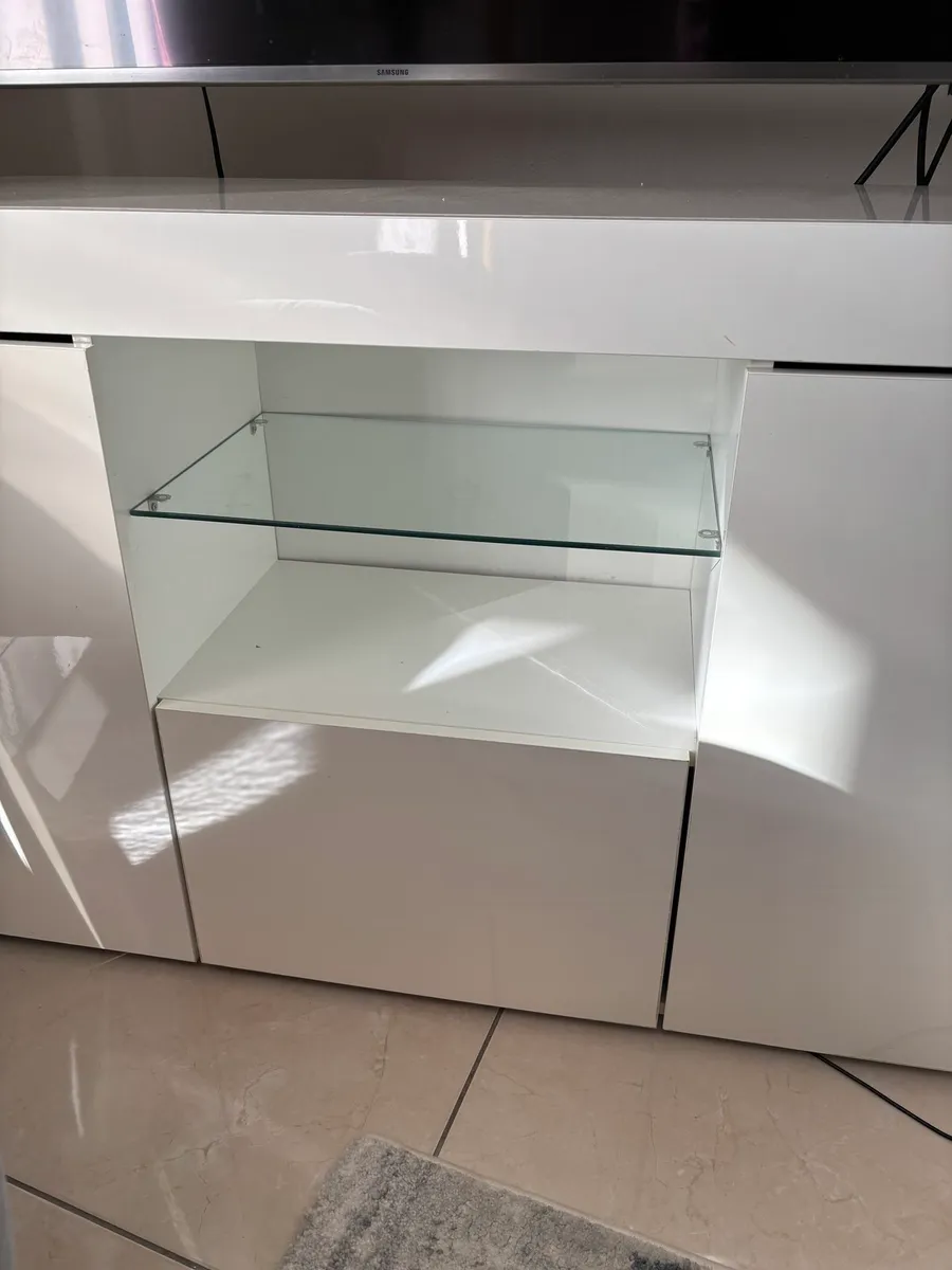 Tv cabinet - Image 1