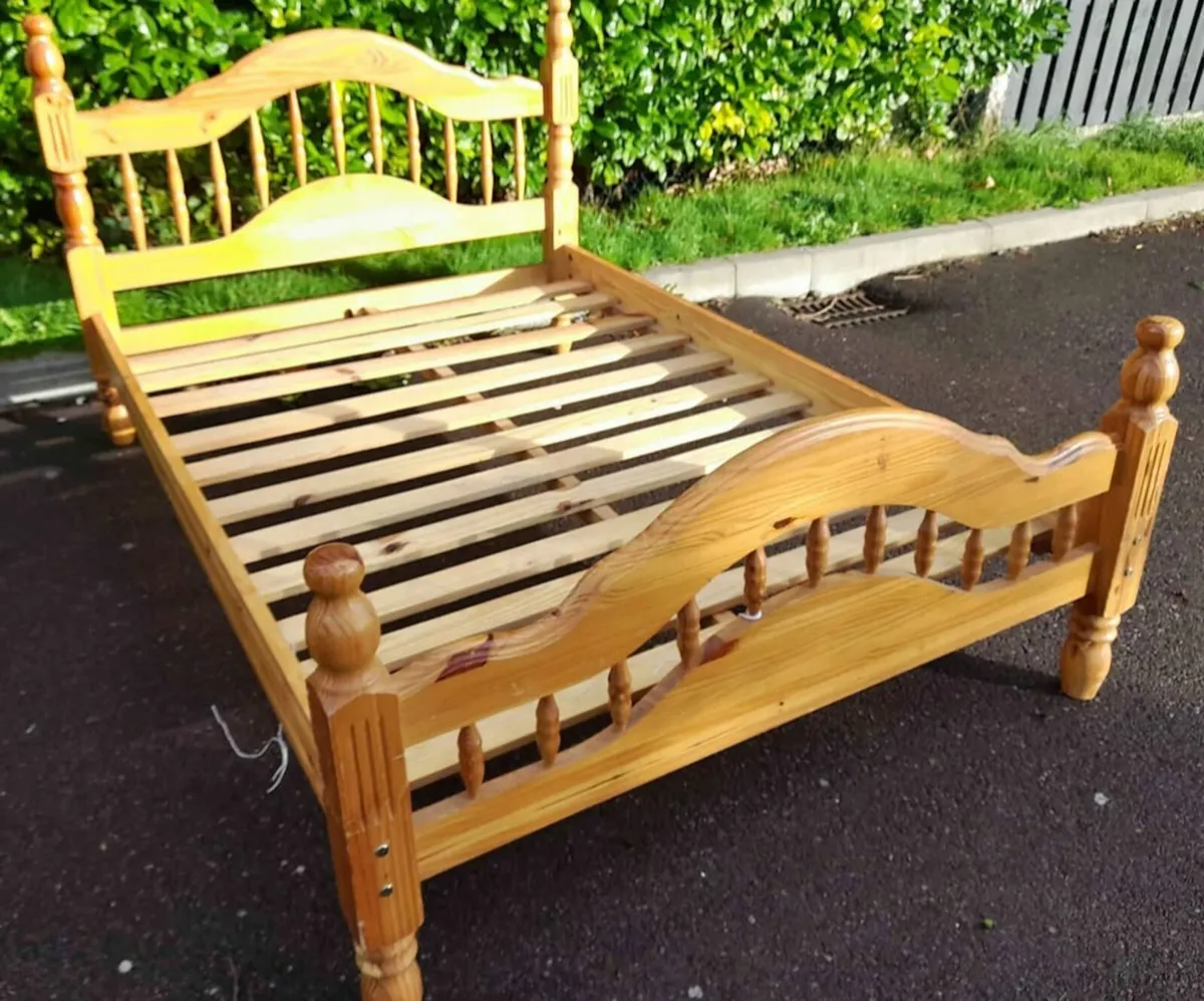 Double pine bed