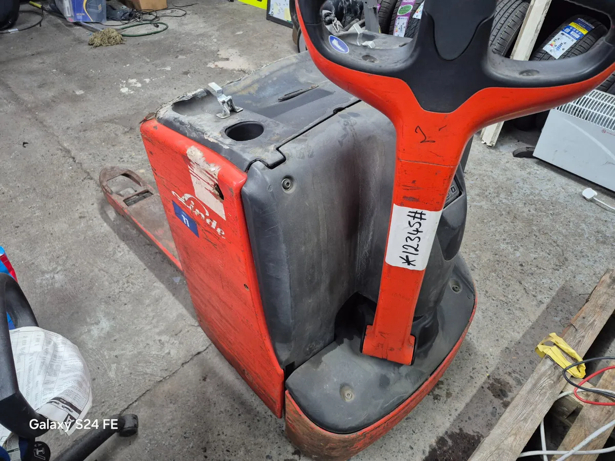 Linde  Eletric pallet truck. - Image 1